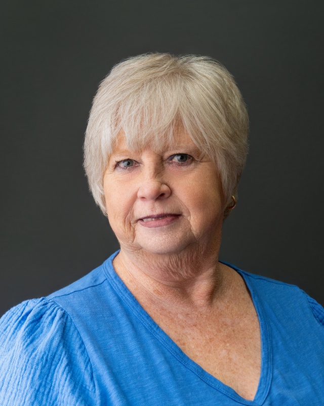 Assistant teacher Donna Reaves